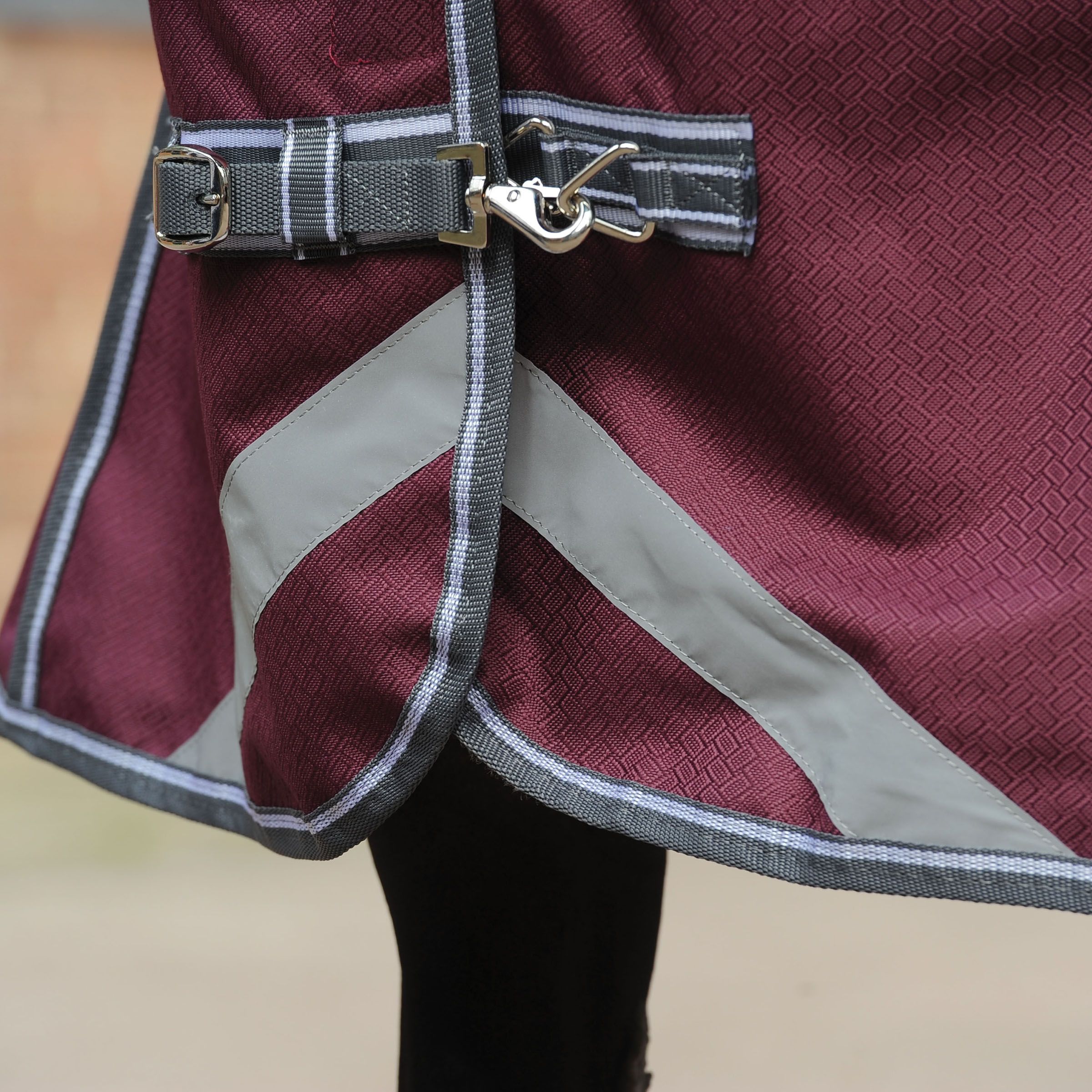 Weatherbeeta Comfitec Plus Dynamic II Turnout Rug 220g 1200D Med Detach-a-Neck