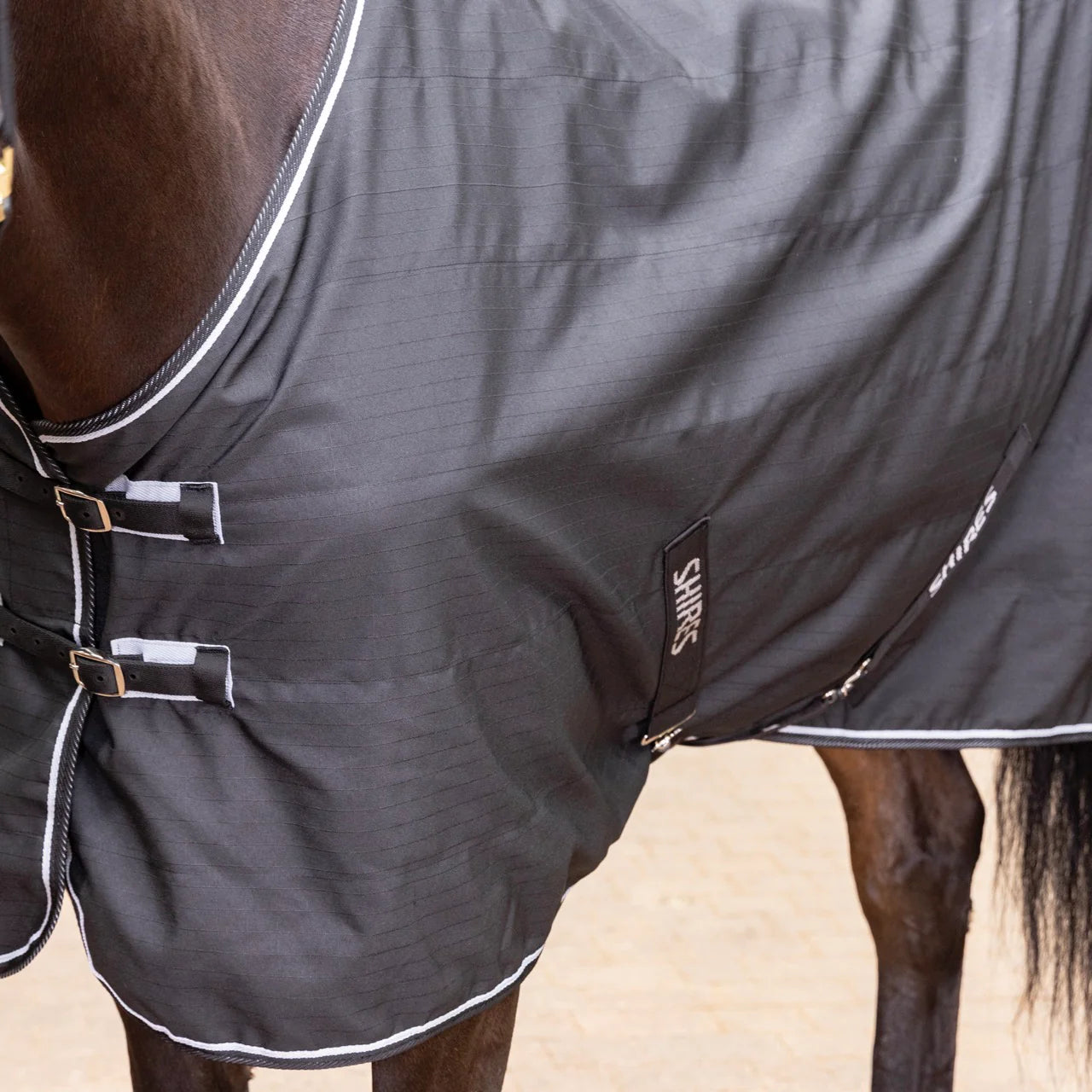 Shires Tempest Original 0G Lightweight Std Neck Horse Stable Rug, 4'0"-7'3"