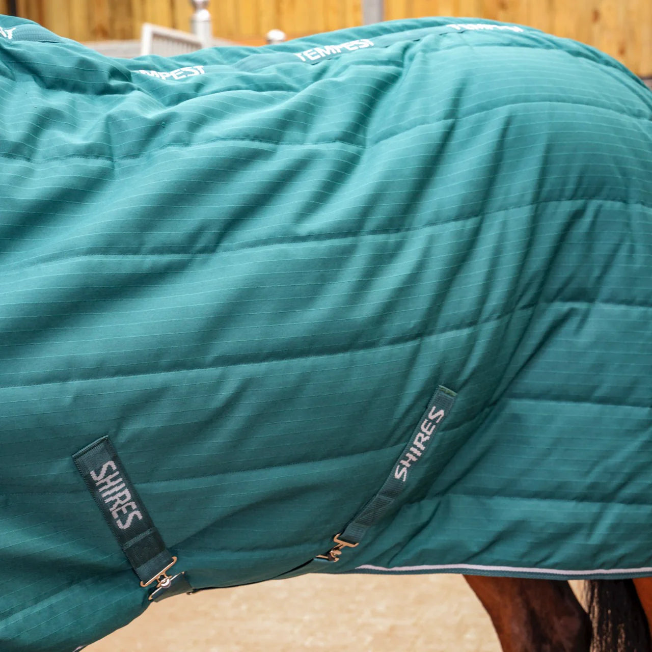 Shires Tempest Original 200G Mediumweight Combo Full Neck Horse Stable Rug,4'-7'3