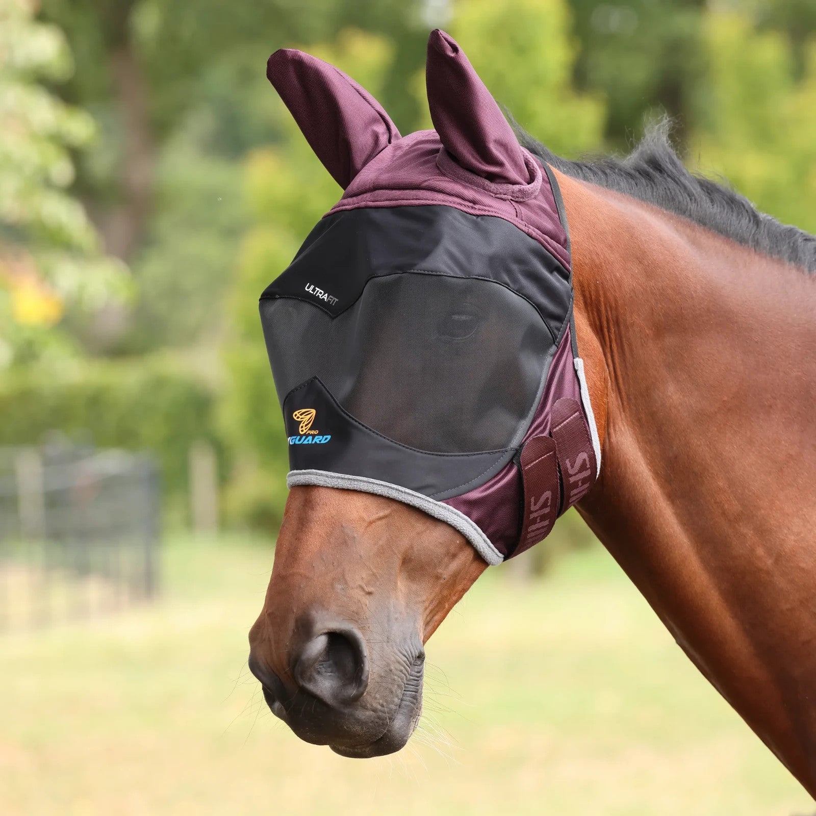 Picture of Shires FlyGuard Pro Deluxe Fly Mask with Ears, UV Protection