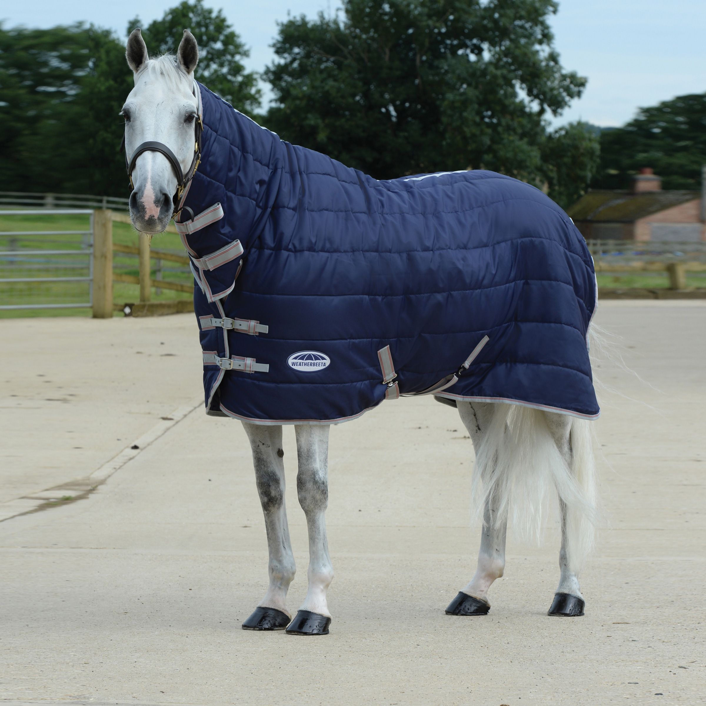 Weatherbeeta Comfitec 210d STABLE Rug 110g Channel Quilt Full Neck Medium/Lite