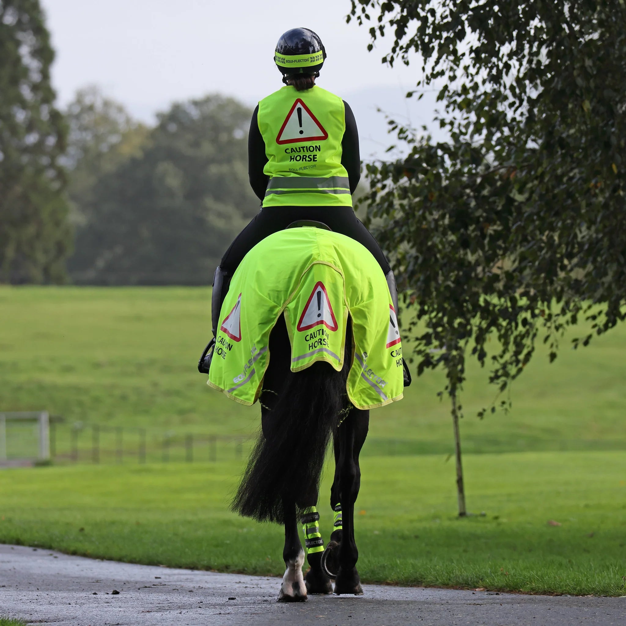 Shires EQUI-FLECTOR Reflective Mesh Exercise Sheet