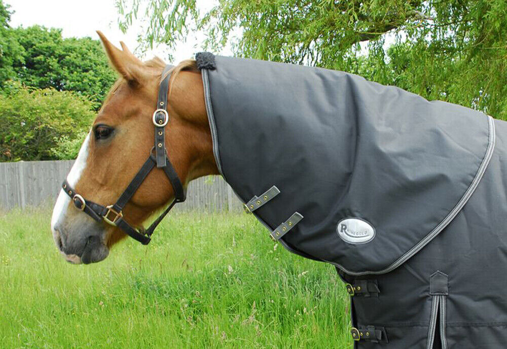 Picture of Rhinegold Konig Horse Turnout 200g Neck Cover | Black or Red