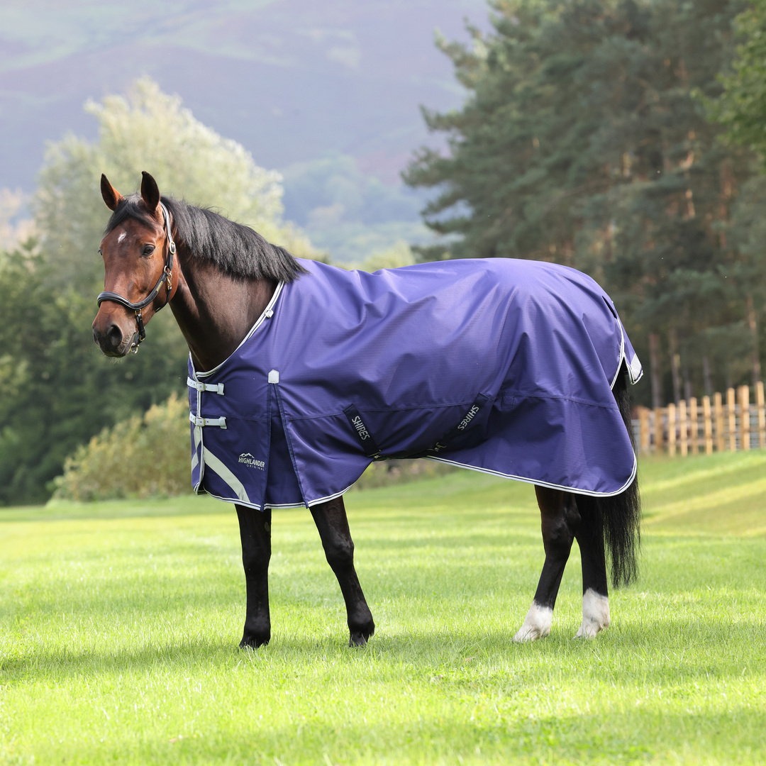 Picture of Shires Highlander Original Lite 0G Lightweight Turnout Rug | 2 Colours