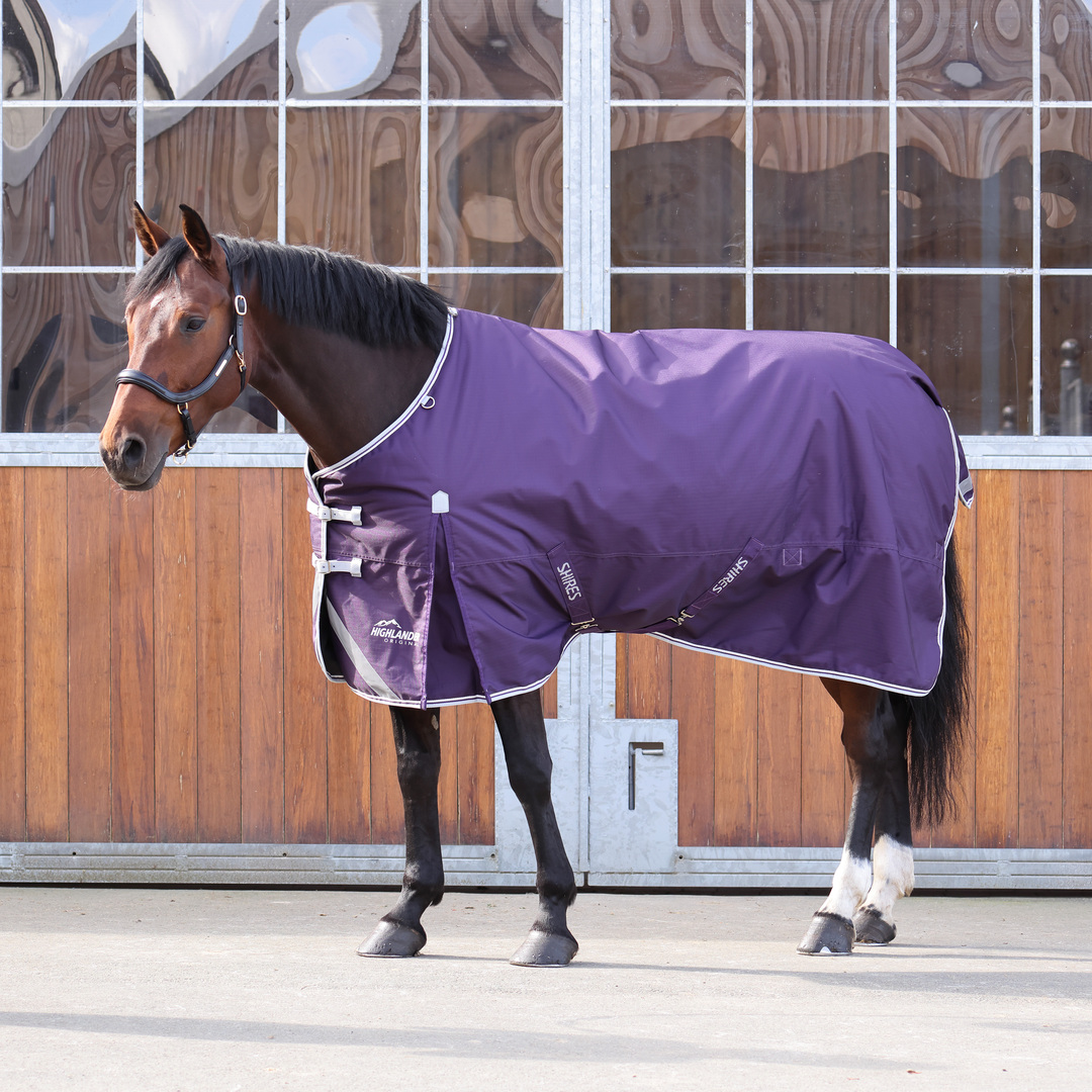 Picture of Shires Highlander Original 100g Horse/Pony Turnout Rug, 2 Colours