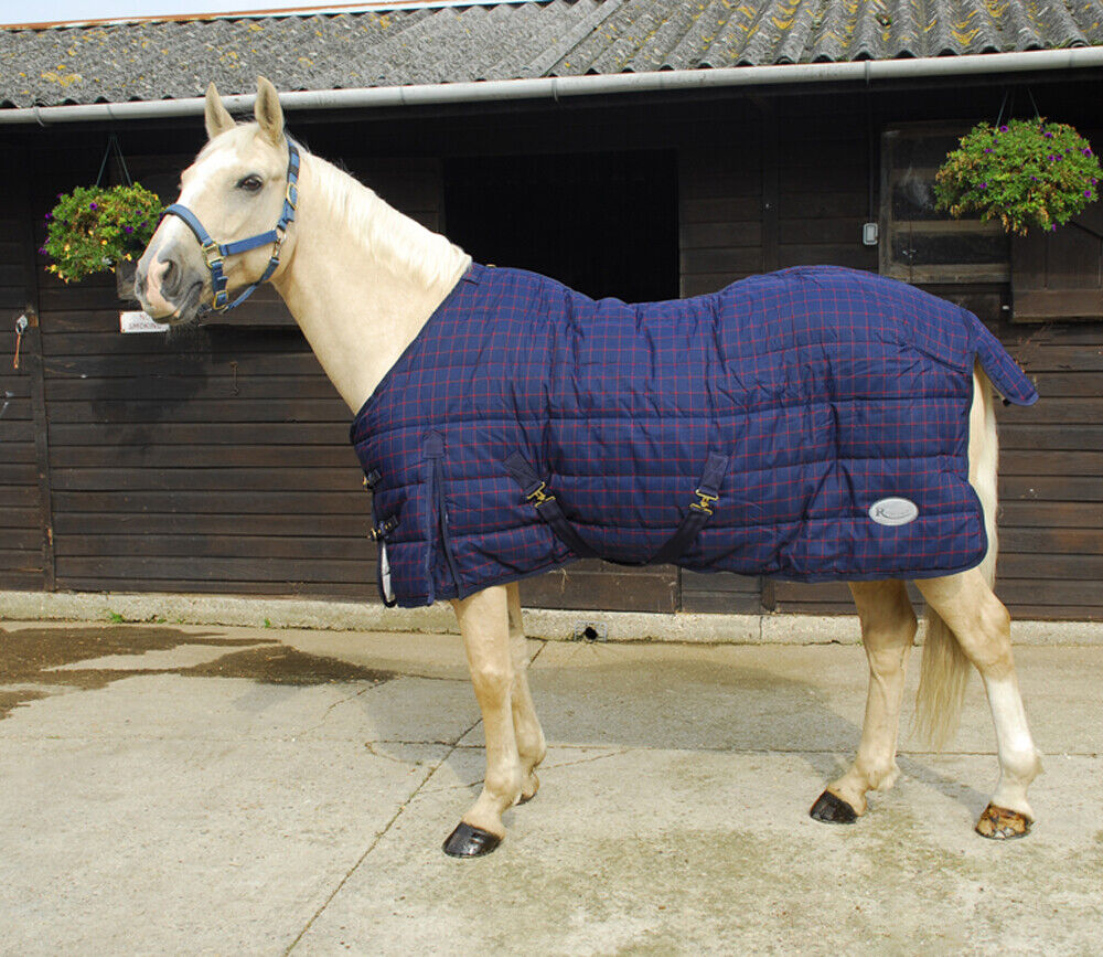 Picture of Rhinegold Orlando 300G Heavyweight Stable Quilt Horse Rug | Navy/Red