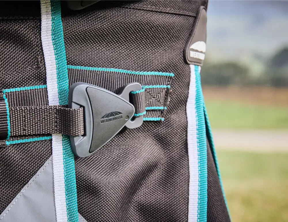 Weatherbeeta Comfitec Ultra Comfi 220g Turnout Rug,  Detach-a-Neck, 1800 Denier