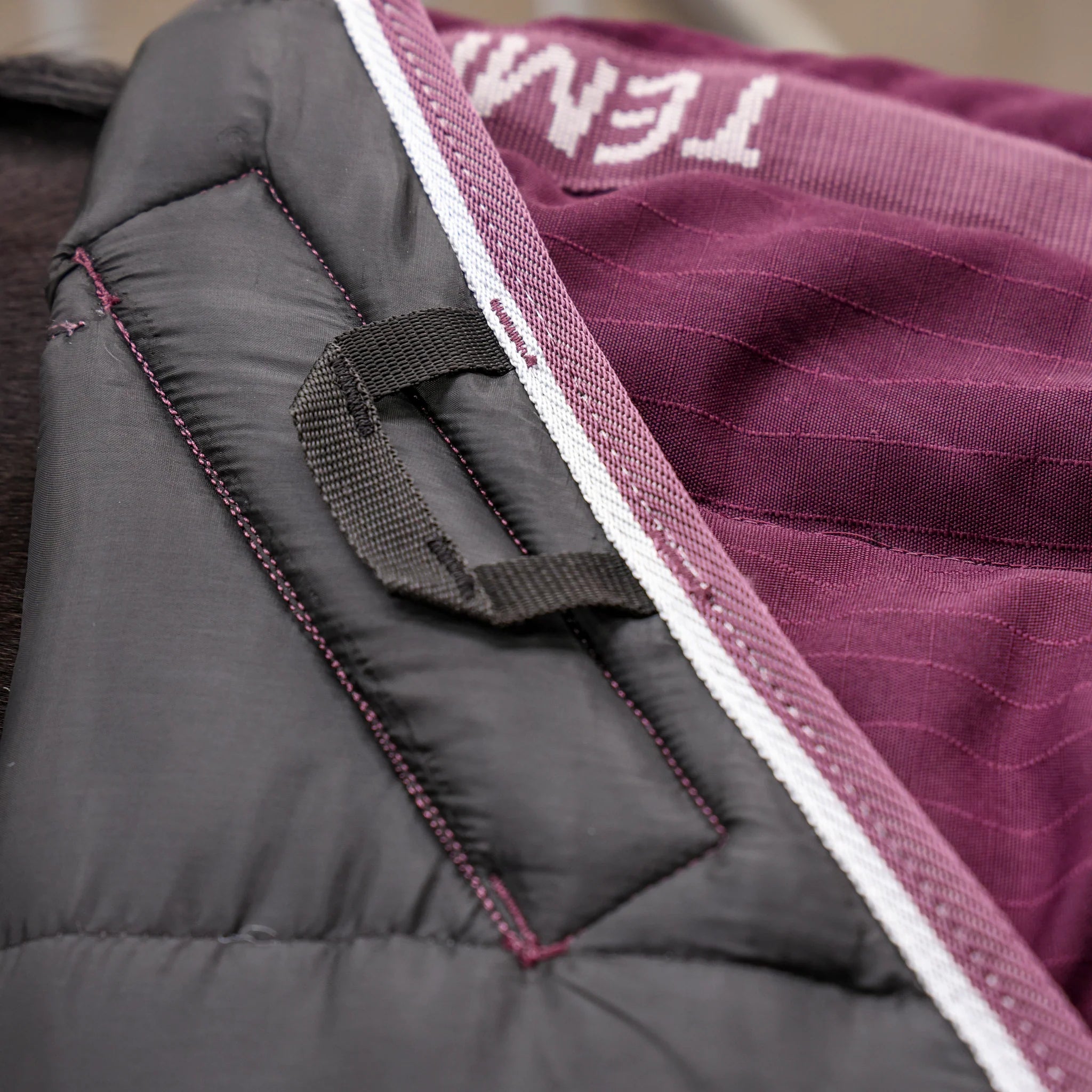 Shires Tempest Original 300G Heavyweight Stable Horse Rug And Neck Set, 4'0-7'3"