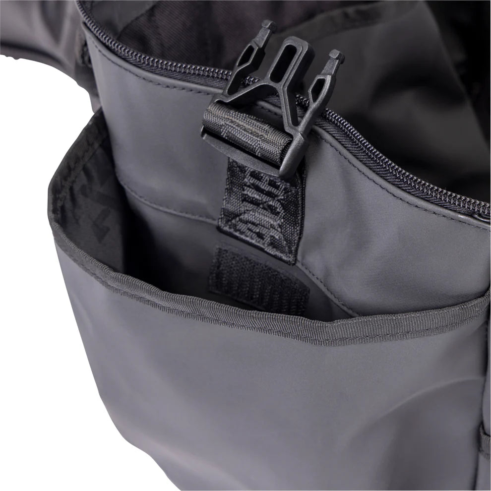 Shires Aubrion React Large Grooming Kit Bag