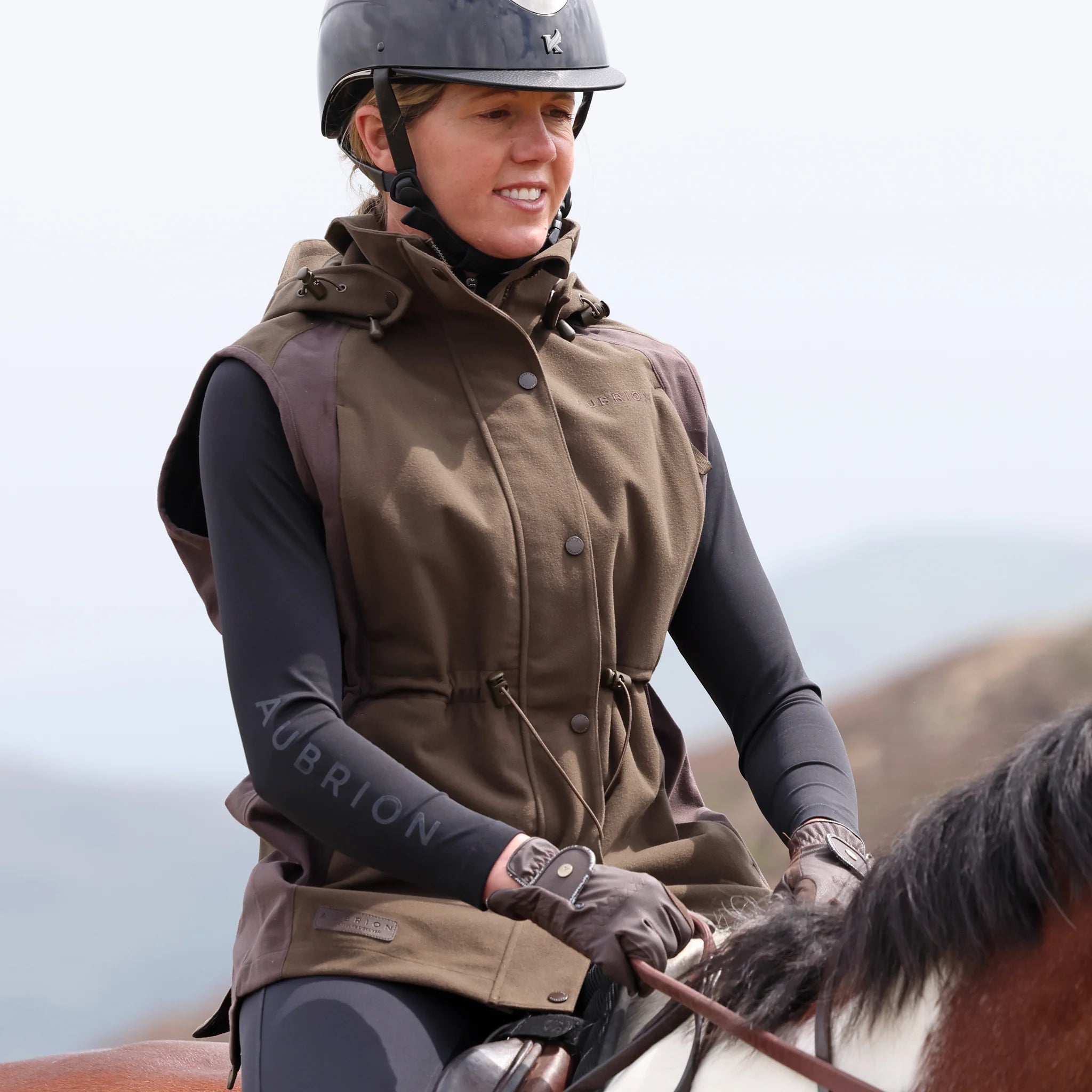 Shires Aubrion Heritage  Gilet - Unisex, Waterproof, Detach Hood