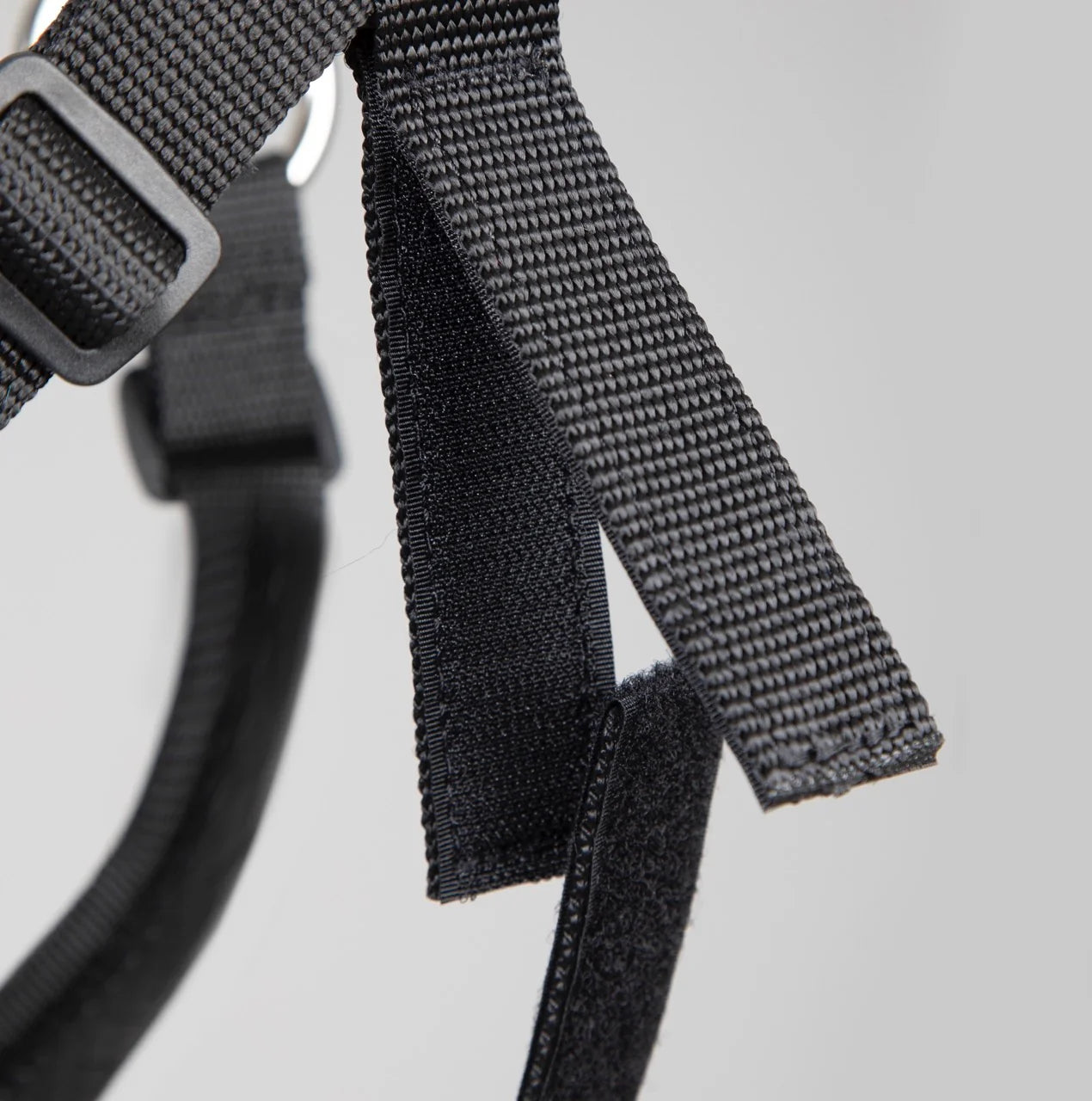 Shires Freegraze Deluxe Nylon Horse / Pony Grass Grazing Muzzle with Comfort features