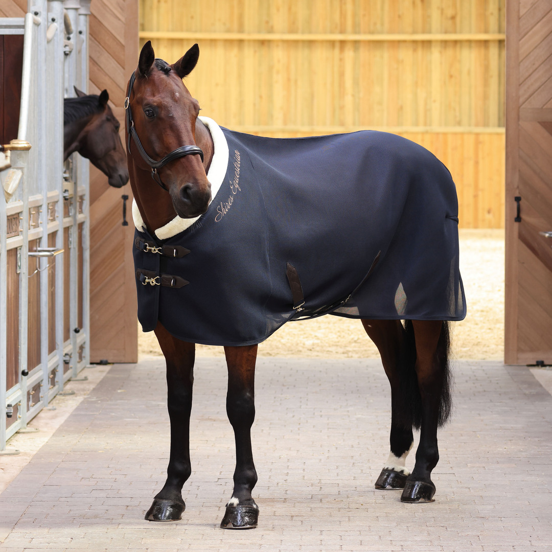 Picture of Shires Deluxe Air Motion Cooler Rug / Travel Rug, Navy,  5'0" - 7'3"