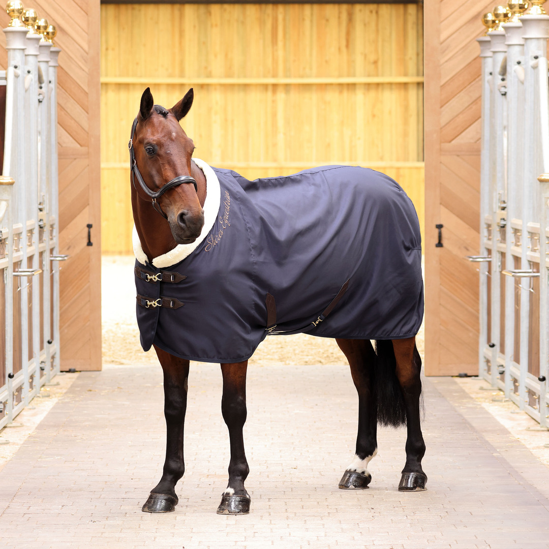 Picture of Shires Deluxe Stable Sheet Rug, Horse rug,  3 Colours,   5'6" - 7'3"