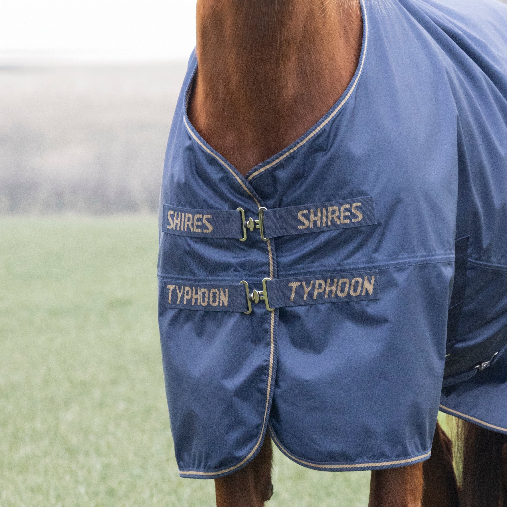 Shires Typhoon Lite No Fill 0G Lightweight Horse/Pony Turnout Rug, Navy or Green