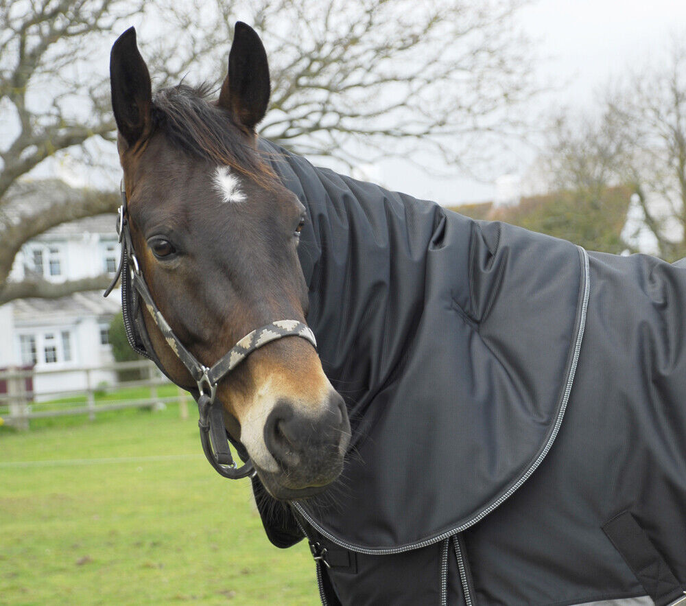 Picture of Rhinegold Meribel 350g Heavyweight Horse Turnout Neck Cover 1680Denier