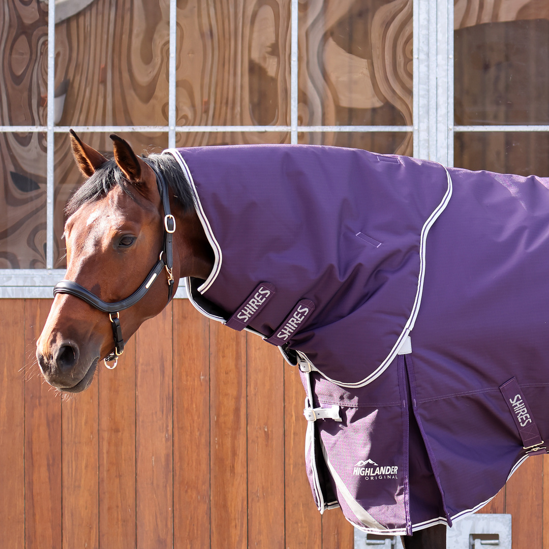 Picture of Shires Highlander Original 100g Lightweight Turnout Neck Cover, Plum